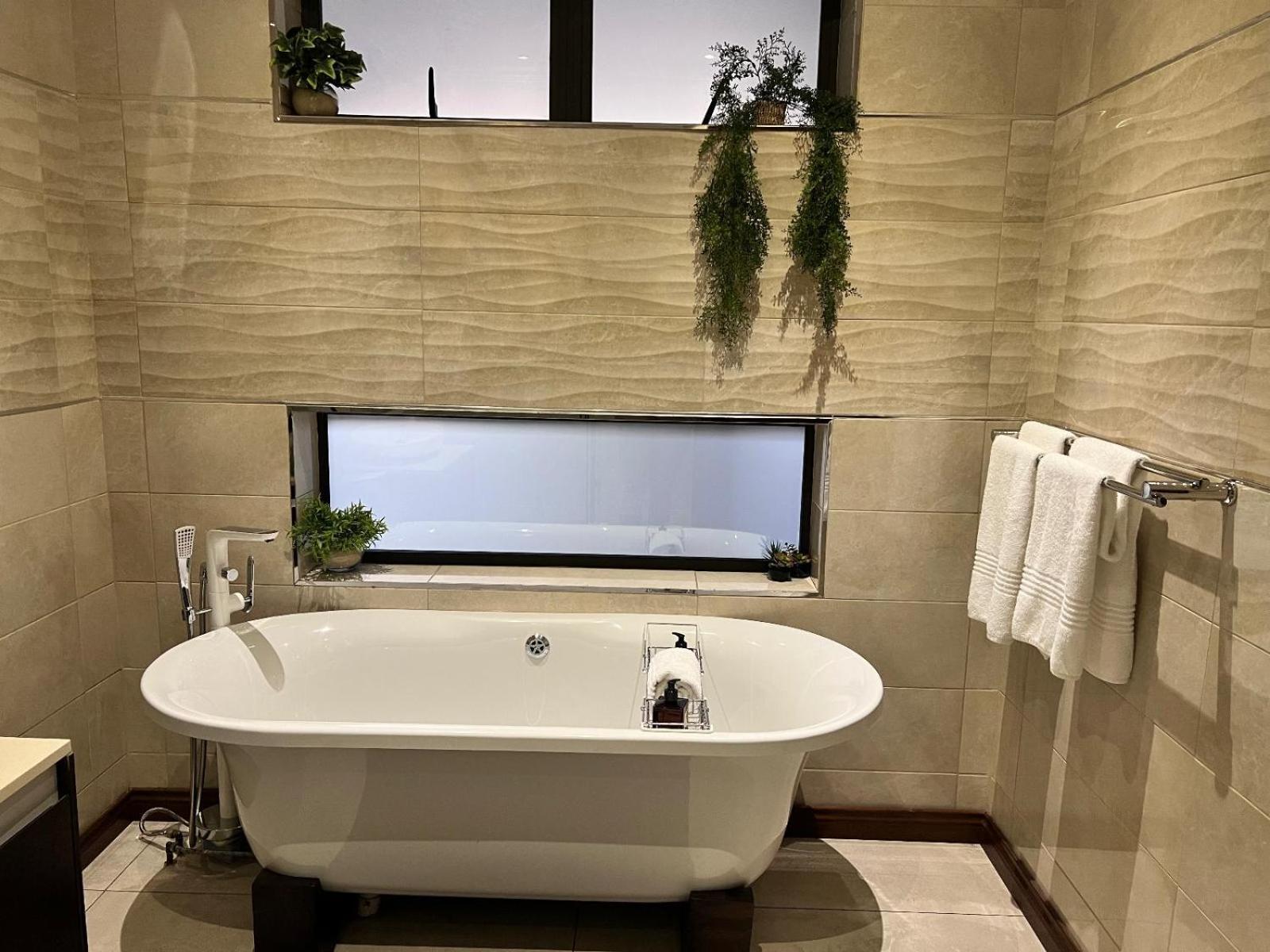 One O Eight Boutique Hotel 베노니 외부 사진