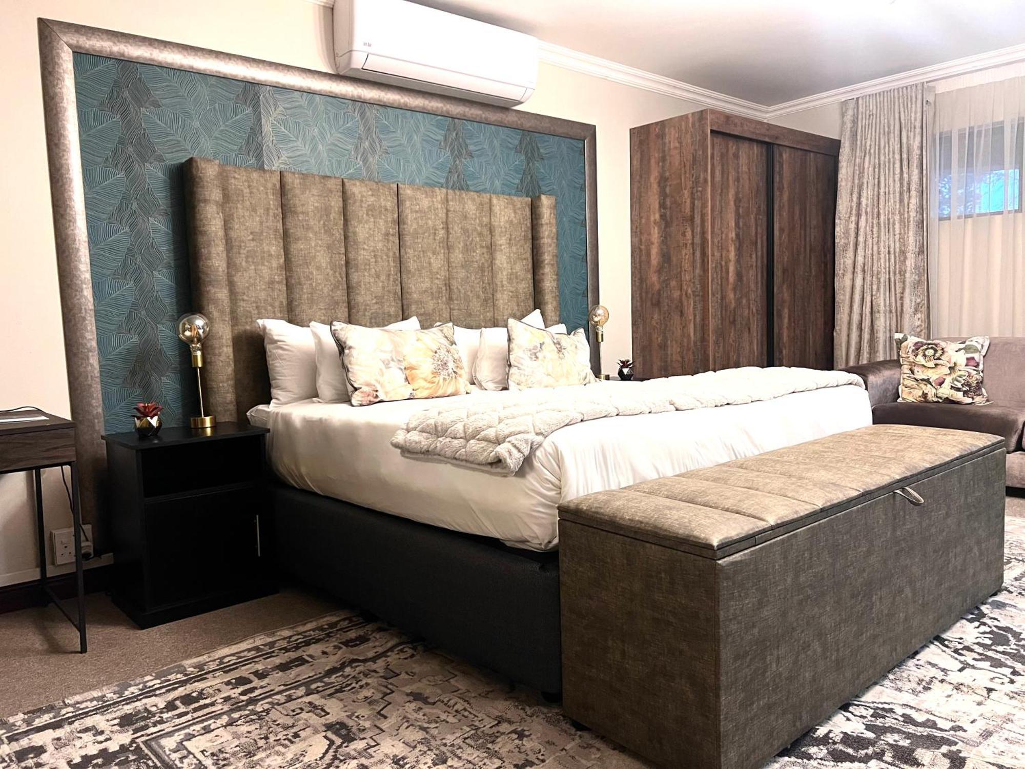 One O Eight Boutique Hotel 베노니 외부 사진